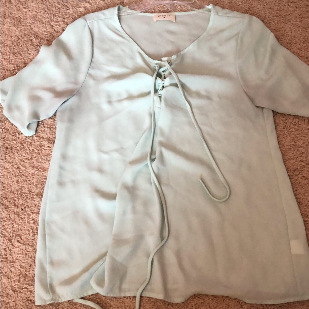Cute teal top